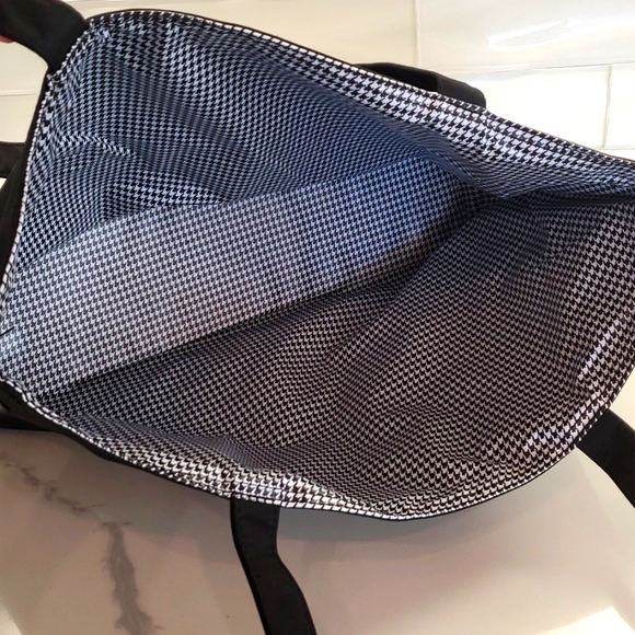 5/$20 Black Lancome Tote Bag - Picture 4 of 11